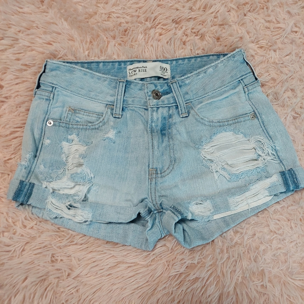 Abercrombie & Fitch Low Rise Distressed Jean Short - Size 000 w23